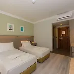 欧鲁万盛酒店 4*