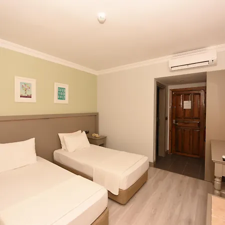 欧鲁万盛酒店 厄吕代尼兹