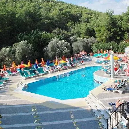 Hotel Pine Valley