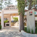 Hotel Pine Valley