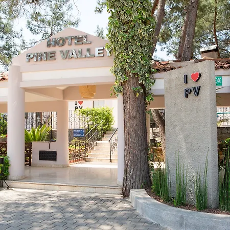 Hotel Pine Valley