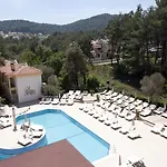 Pine Valley 4*