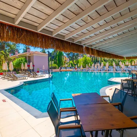 Hotel Pine Valley