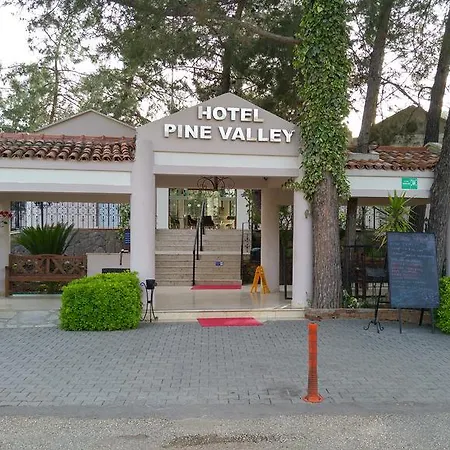 Szálloda Pine Valley 4*