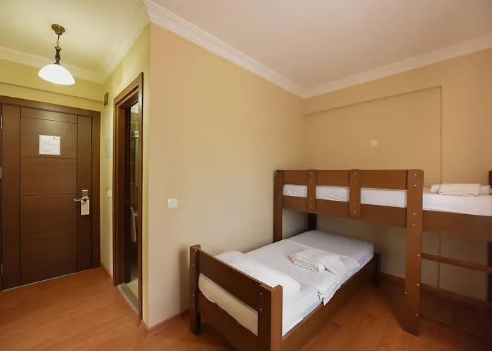 Hotell Pine Valley 4*