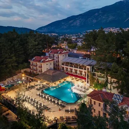 Hotel Pine Valley